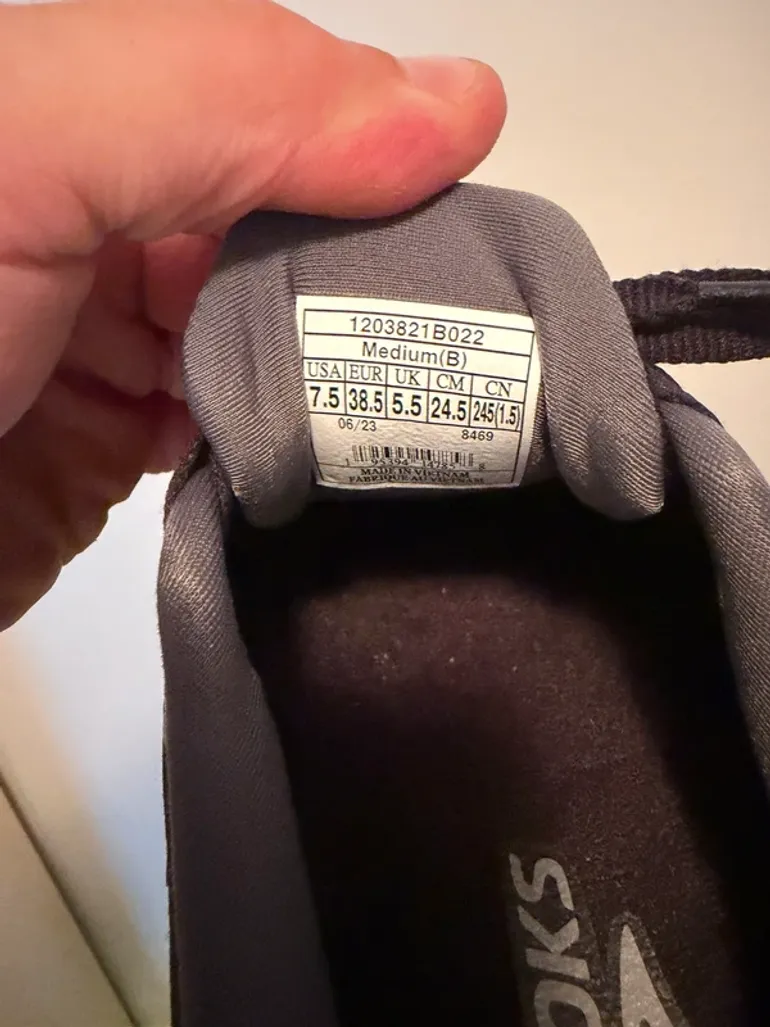 Tweedehands Brooks Ghost 15 Goretex bike — afbeelding 9 van 9