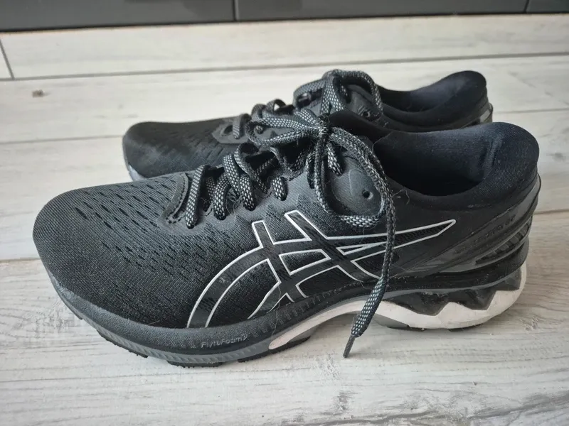 Używany Asics Gel Kayano 27 Running Shoes