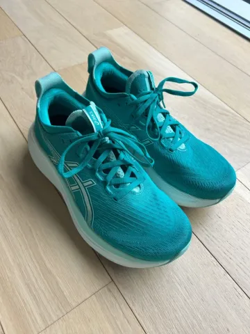 Used Asics Gel Nimbus 27 bike — image 1 of 14