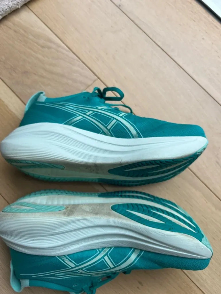 Used Asics Gel Nimbus 27 bike — image 13 of 14