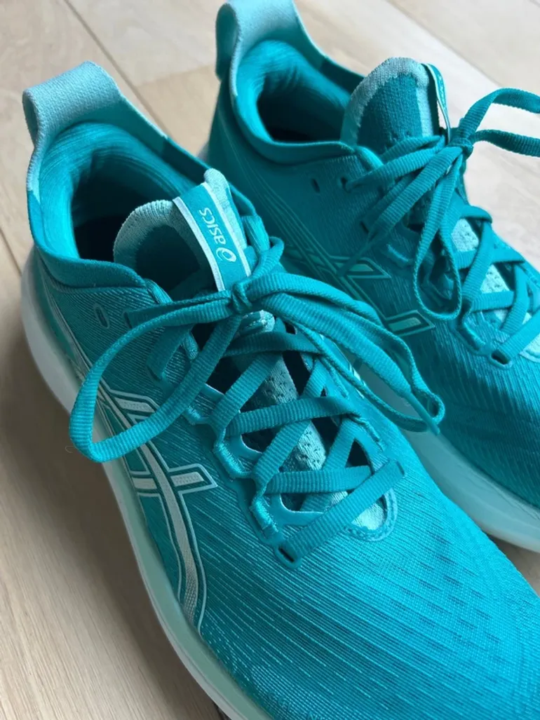 Used Asics Gel Nimbus 27 bike — image 2 of 14