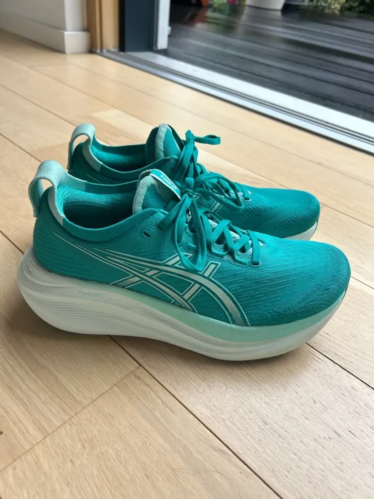 Used Asics Gel Nimbus 27 bike — image 11 of 14