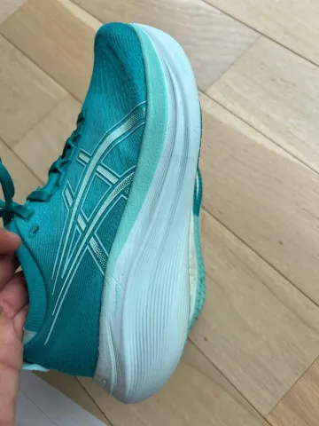 Used Asics Gel Nimbus 27 bike — image 4 of 14