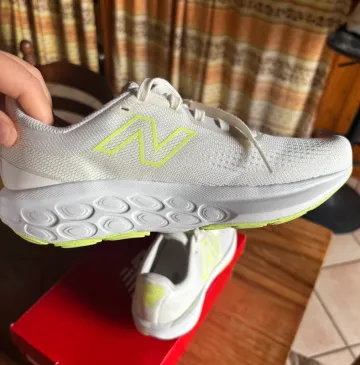 Used New Balance W520 bike — image 4 of 10