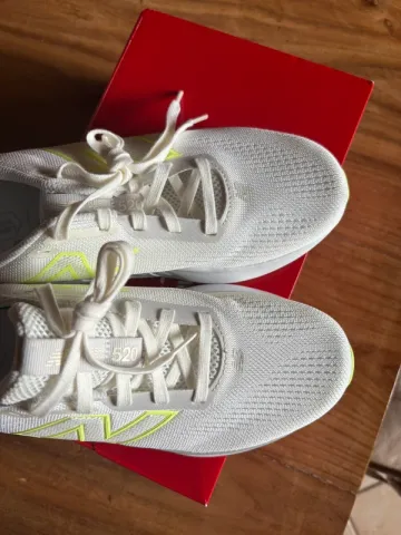 Used New Balance W520 bike — image 7 of 10