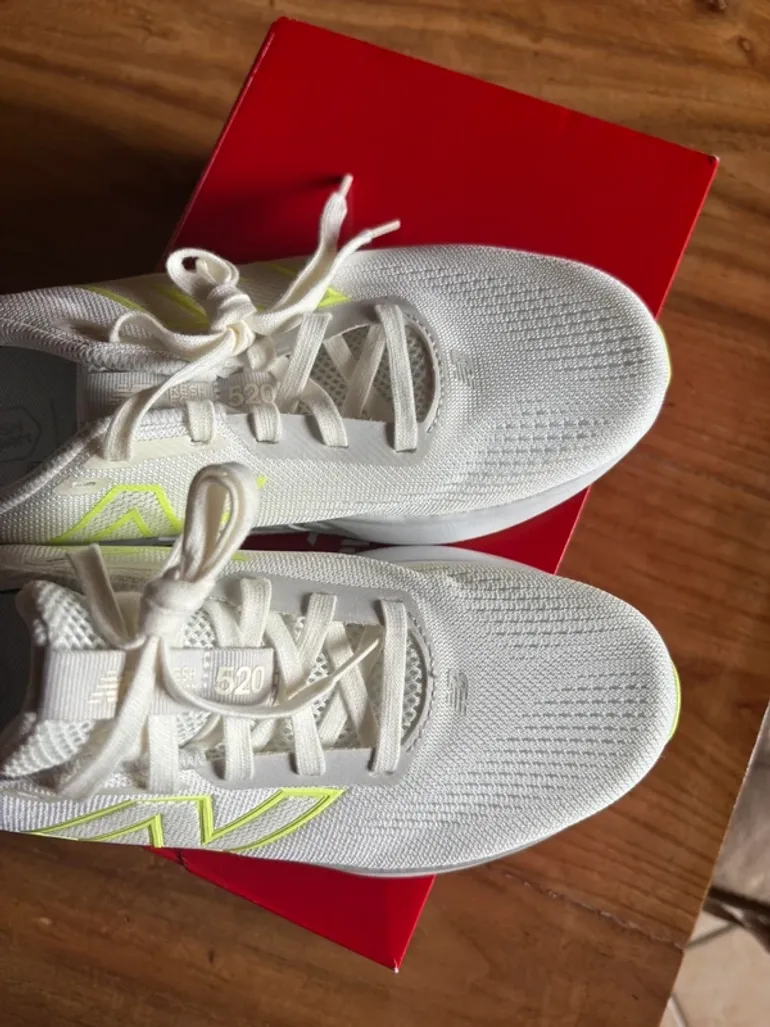Used New Balance W520 bike — image 7 of 10