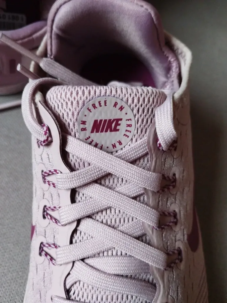 Used Nike Sportive Shoes bike — image 4 of 7