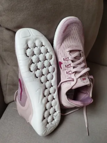 Used Nike Sportive Shoes bike — image 5 of 7