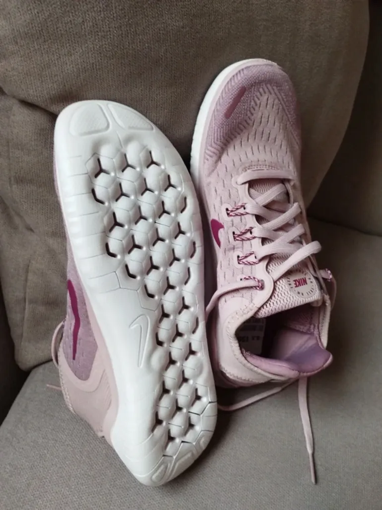 Used Nike Sportive Shoes bike — image 5 of 7