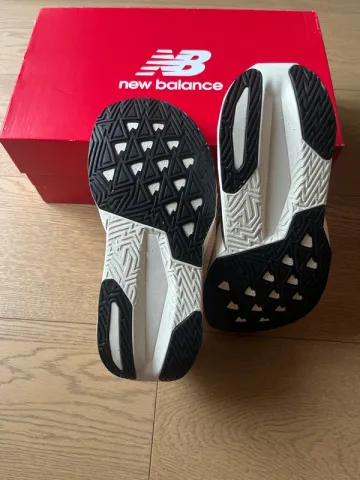 Used New Balance FuelCell Rebel bike — image 2 of 13