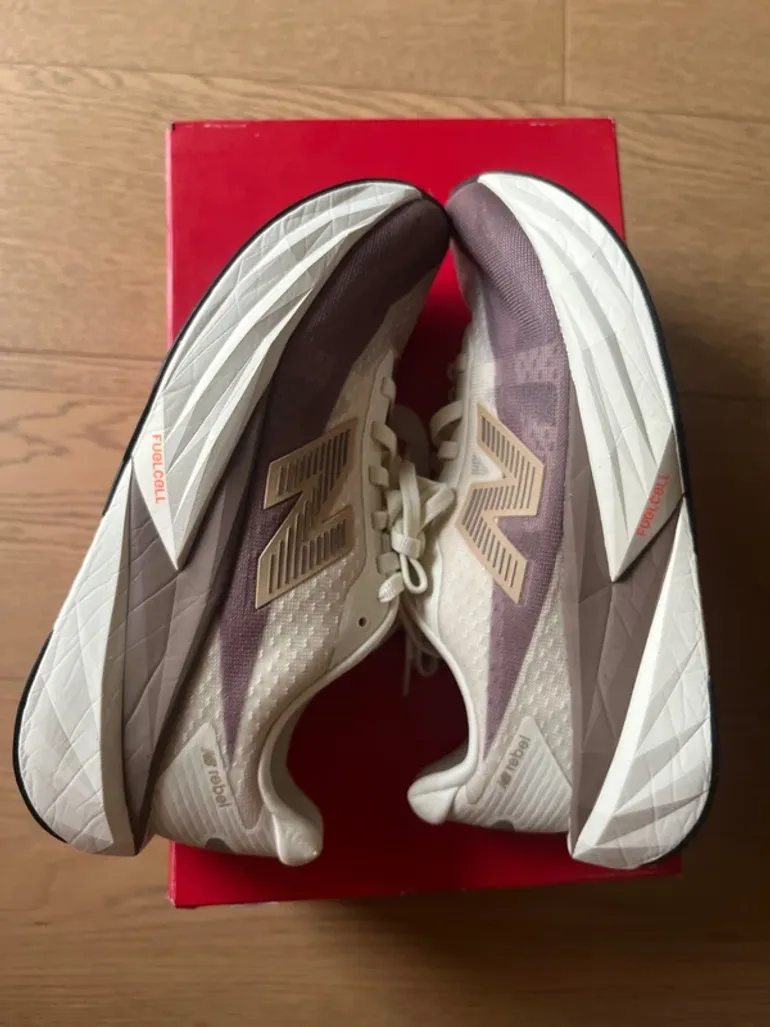 Used New Balance FuelCell Rebel bike — image 10 of 13