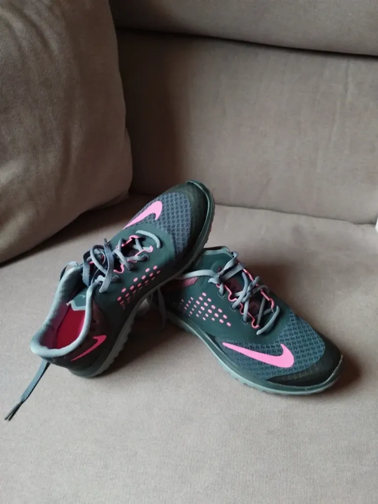 Used Nike Scarpe Sportive bike — image 1 of 8