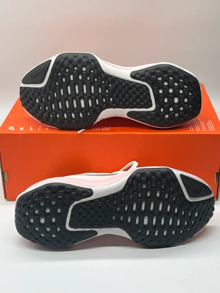 Used Nike Zoomx Invincible Run FK 3 bike — image 7 of 15