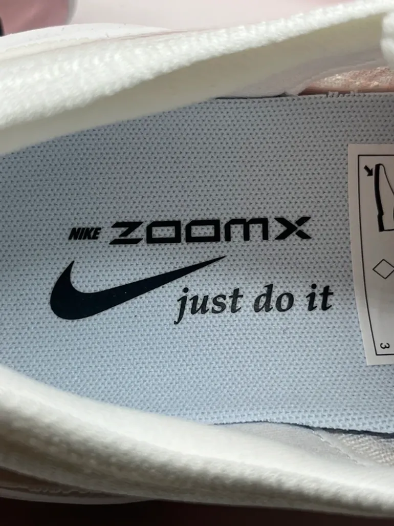 Used Nike Zoomx Invincible Run FK 3 bike — image 10 of 15
