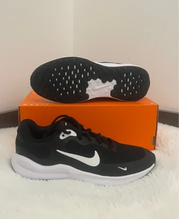 Used Nike Revolution 7 bike — image 2 of 4