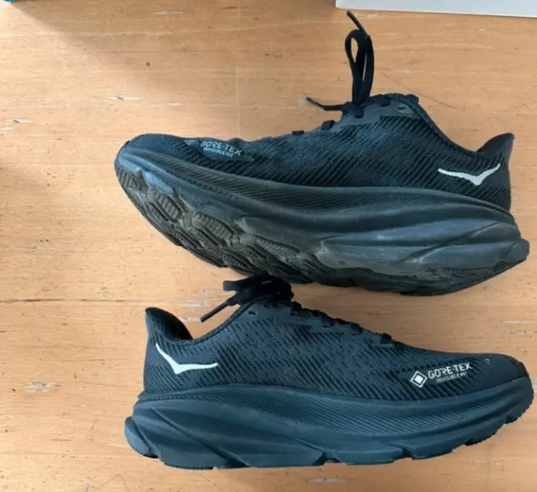 Used Hoka Clifton 9 GTX bike — image 1 of 6