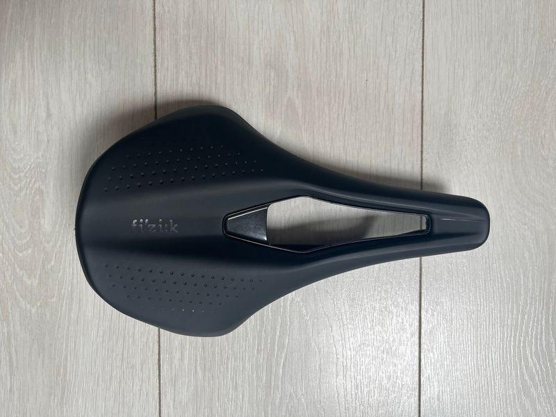 Used Fizik Tempo Argo R3 Saddles & Seatposts
