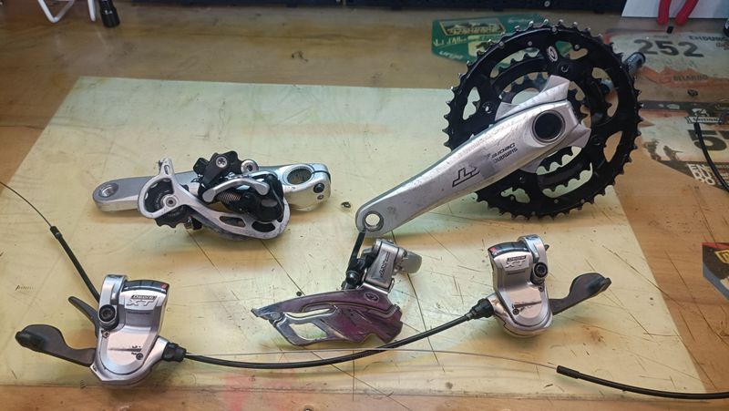Used Shimano Deore XT 3x9 Groupset Groupset
