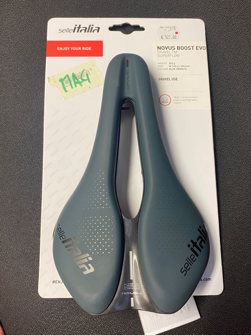 Used Selle Italia Novus Boost Evo Gravel TM Superflow Saddles & Seatposts