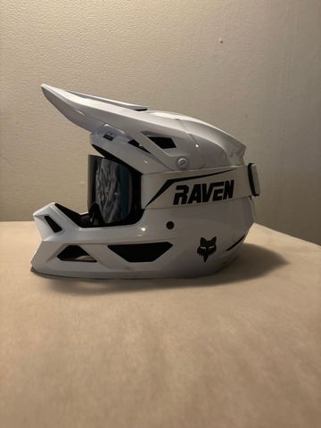 Käytetty Fox Racing Rampage White 2026 bike — kuva 3 / 5