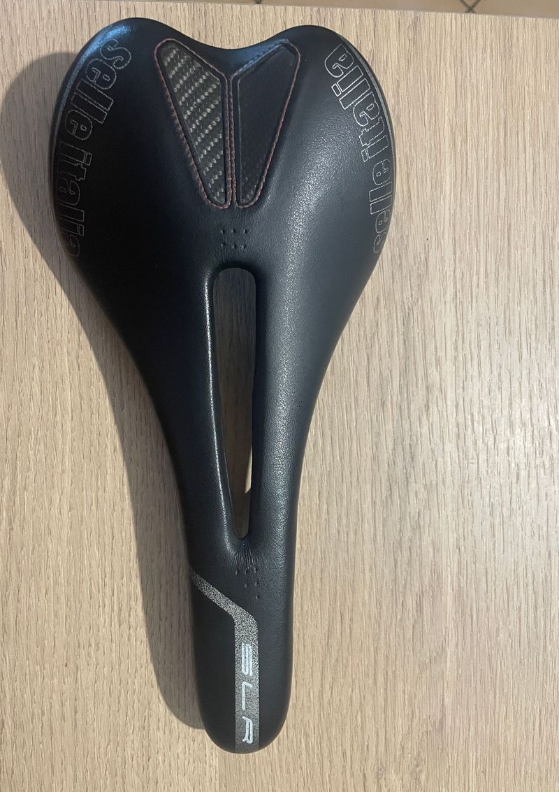 Used Selle Italia Carbon Saddle Saddles & Seatposts