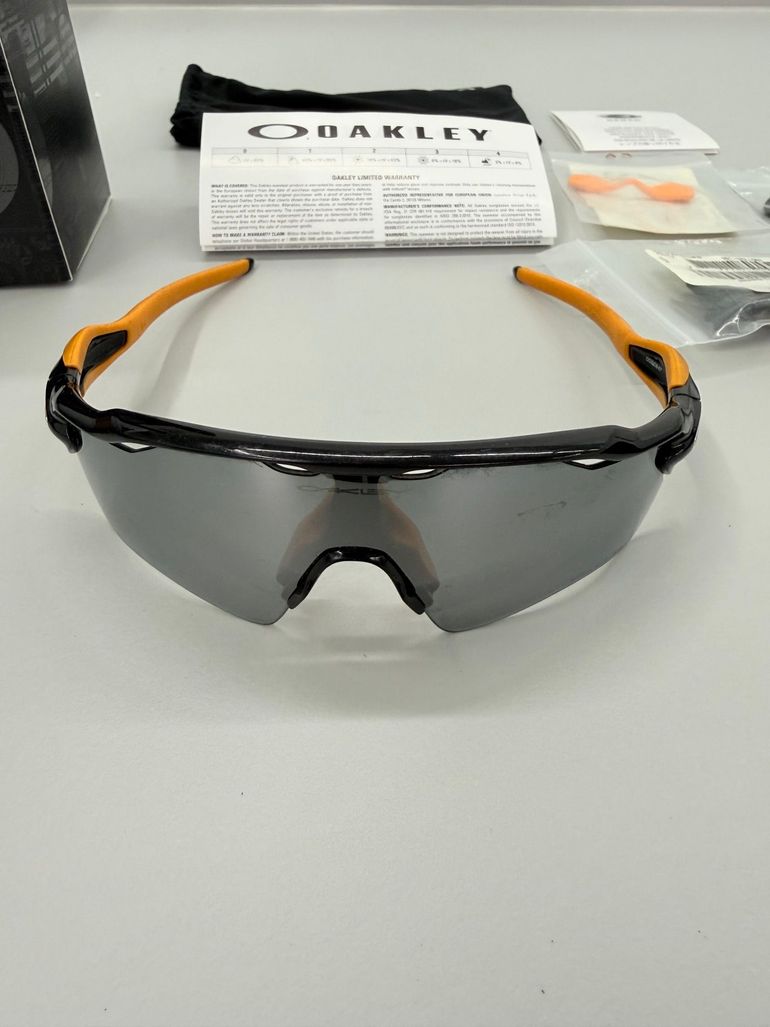 Używany Oakley Radar EV Path bike — zdjęcie 3 z 5