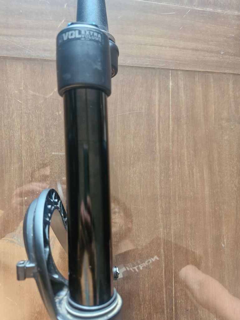 Used Fox 36 Elite Performance Fork 2024 bike — image 7 of 10