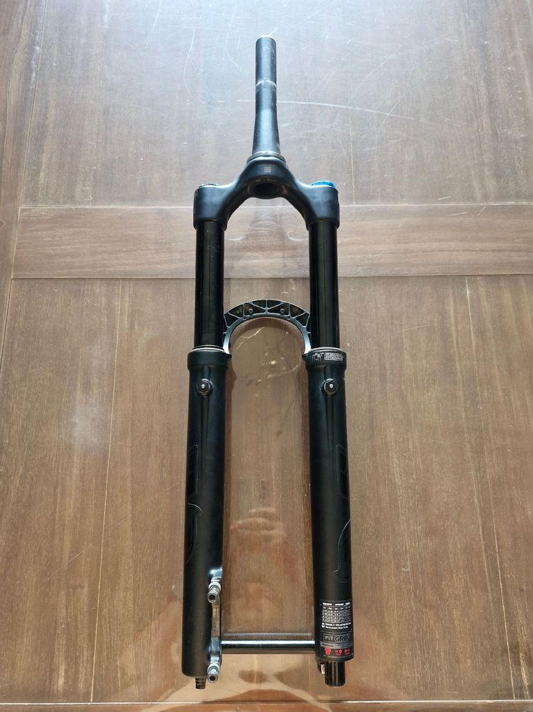 Used Fox 36 Elite Performance Fork 2024 bike — image 2 of 10