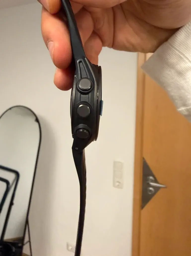 Used Garmin Fenix 8 bike — image 4 of 9