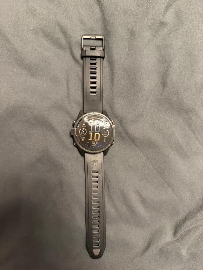 Used Garmin Fenix 8 bike — image 5 of 9