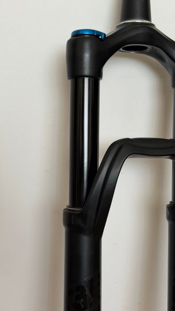 Käytetty Fox RHYTHM 36 FLOAT 2022 bike — kuva 6 / 11