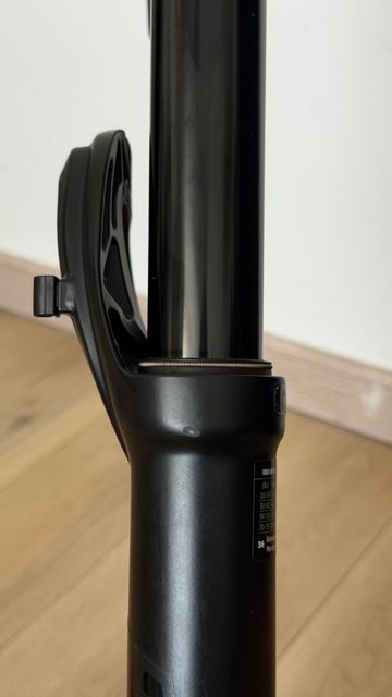 Käytetty Fox RHYTHM 36 FLOAT 2022 bike — kuva 10 / 11