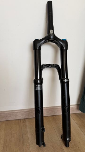 Käytetty Fox RHYTHM 36 FLOAT 2022 bike — kuva 3 / 11