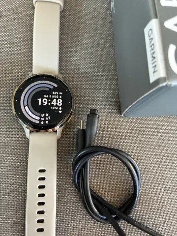Garmin Venu 3S bike d'occasion — image 2 sur 11
