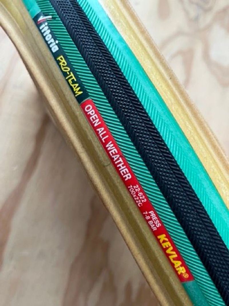 Käytetty Vittoria Pro-Team Open All Weather Tyres & Tubes