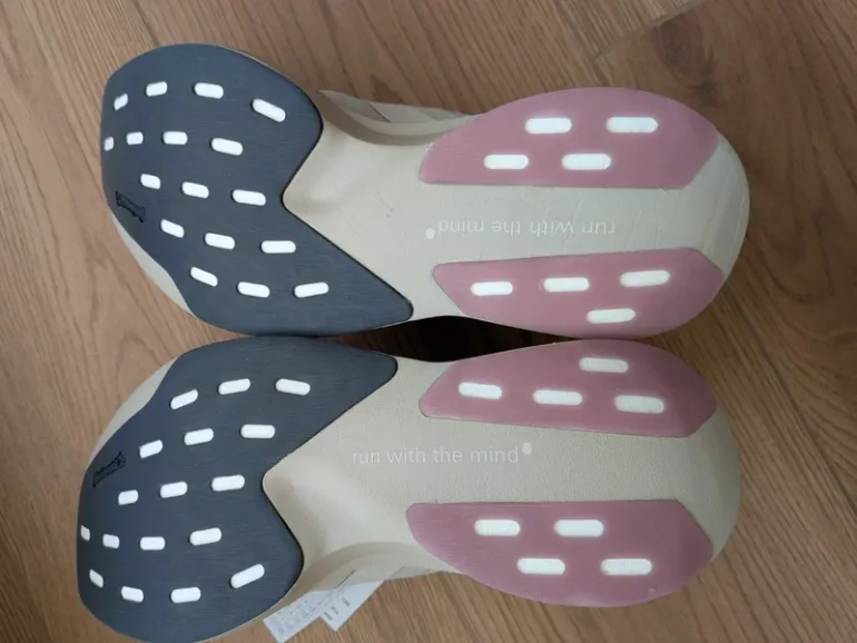 Used Adidas Adizero Evo SL Woven HK bike — image 6 of 6