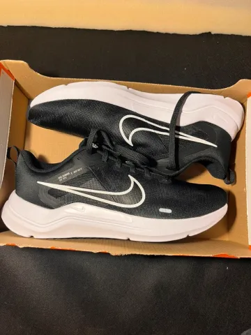 Used 100% Nike Downshifter 12 bike — image 8 of 8