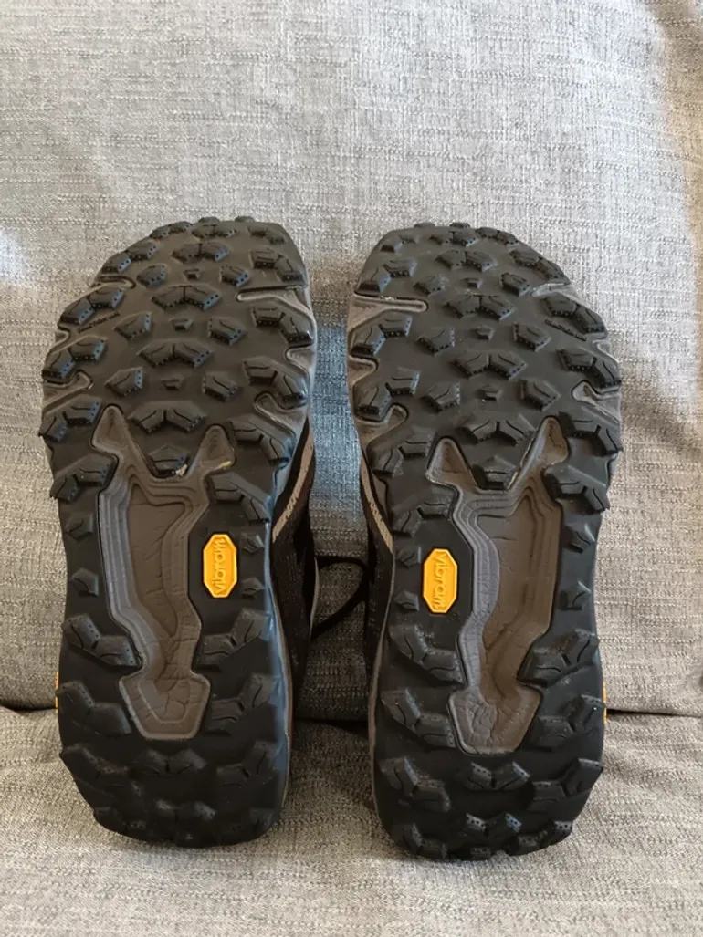 Used New Balance Hierro V9 bike — image 3 of 7