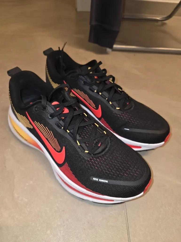 Used Nike Vomero 18 bike — image 1 of 4