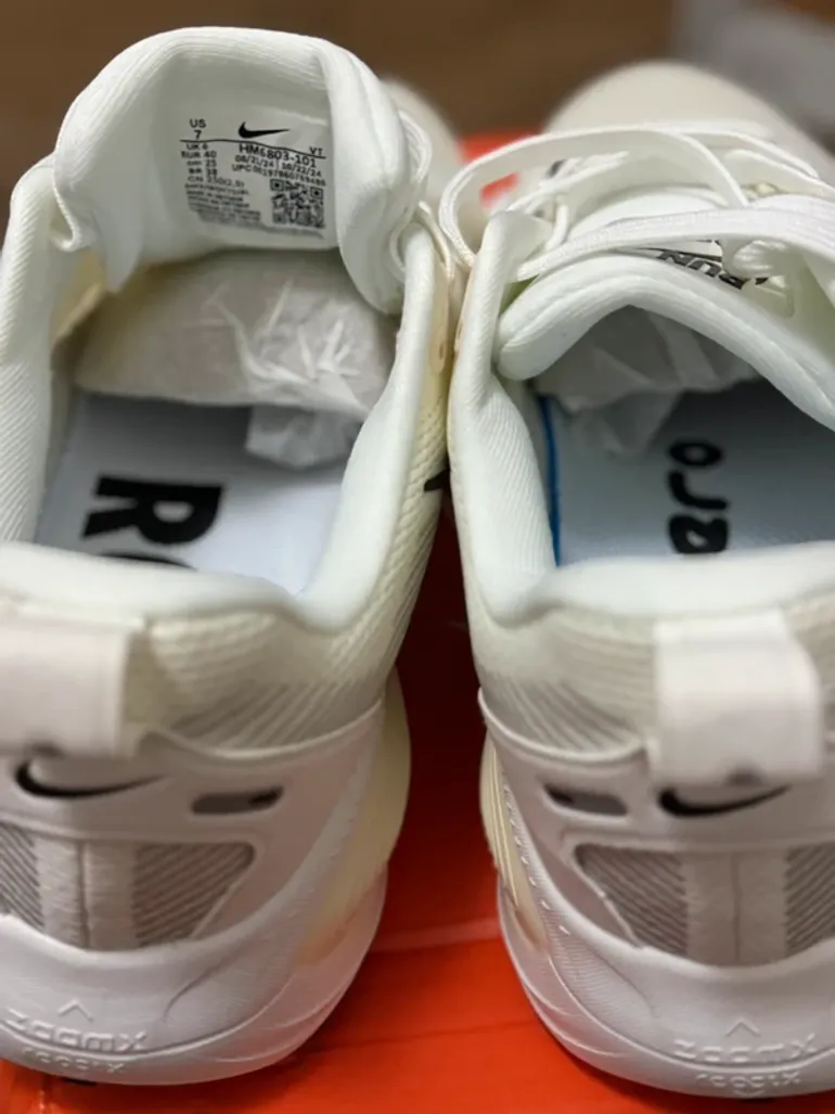 Nike Vomero 18 bike usato — immagine 4 di 5