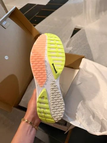 Used Adidas SL20.3 W bike — image 3 of 4