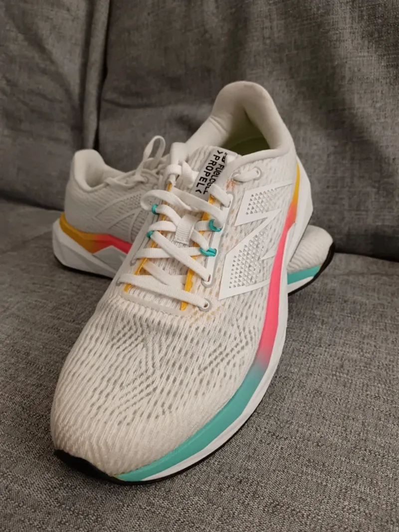 Tweedehands New Balance Propel V5 Running Shoes