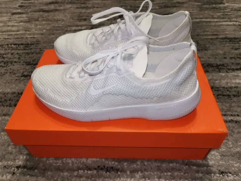 Used White Nike Free 2025 bike — image 3 of 8