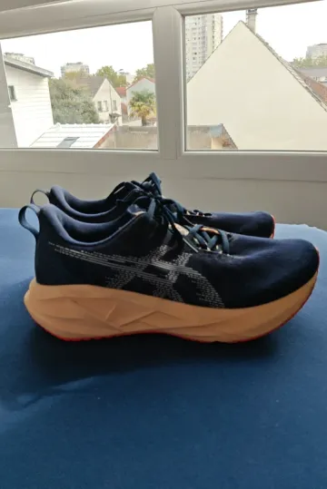 Käytetty Asics Novablast bike — kuva 1 / 4