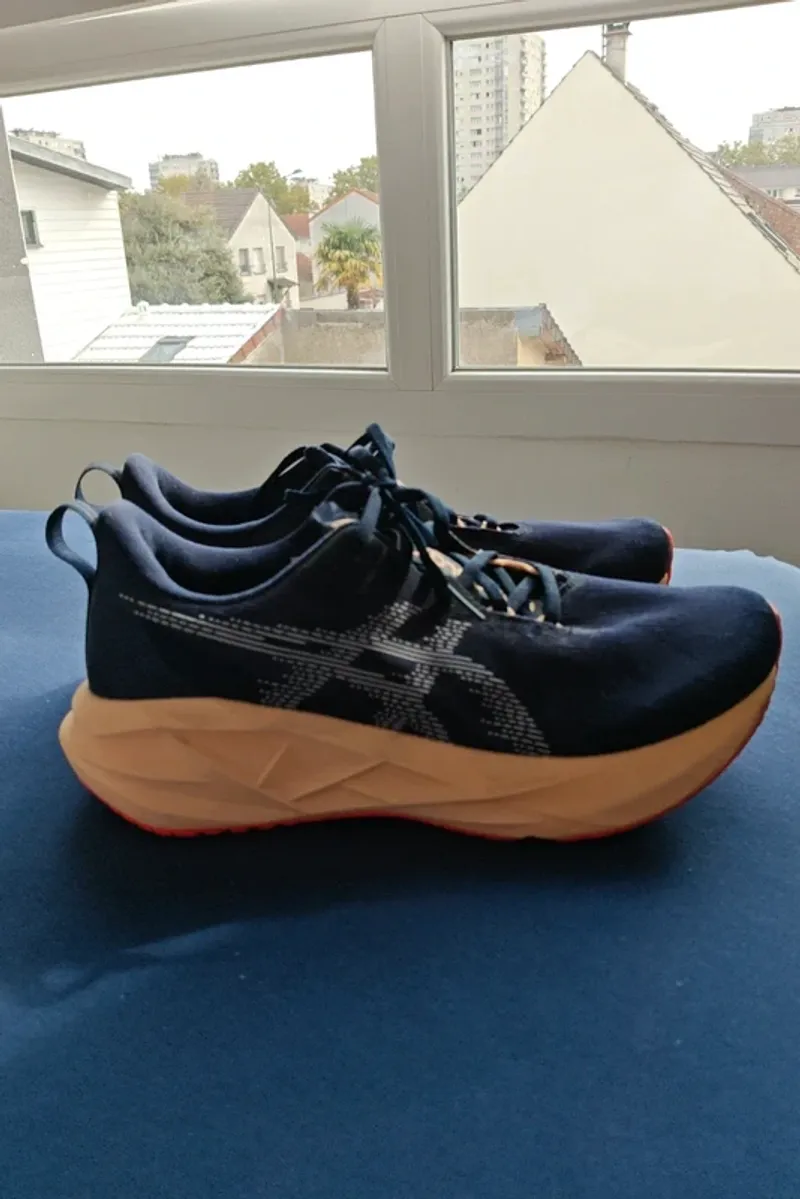 Used Asics Novablast Running Shoes