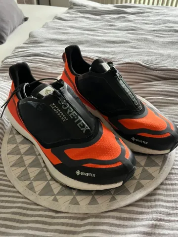 Used Adidas Laufschuhe bike — image 1 of 9