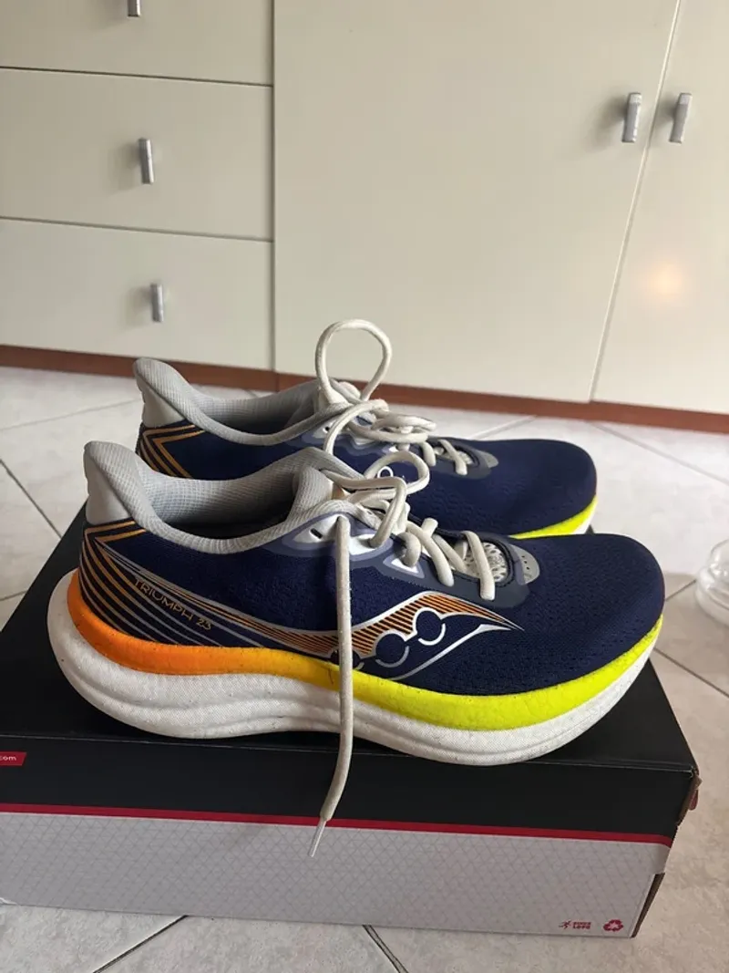 Brugt Saucony Triumph 23 Running Shoes