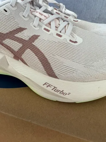 Käytetty Asics Novablast 6 bike — kuva 8 / 10