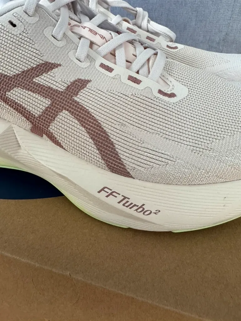Käytetty Asics Novablast 6 bike — kuva 8 / 10