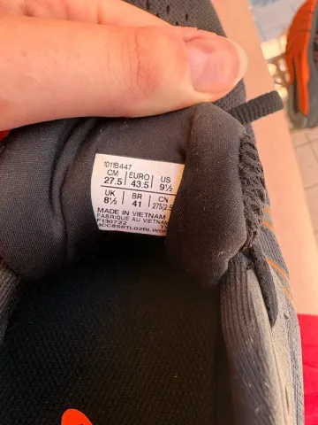 Used Asics Running Shoes bike — image 4 of 4